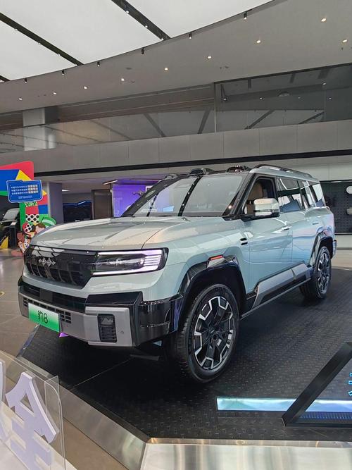 重庆4比亚迪方程豹硬派越野的爆款，英菲尼迪35周年与你共成长